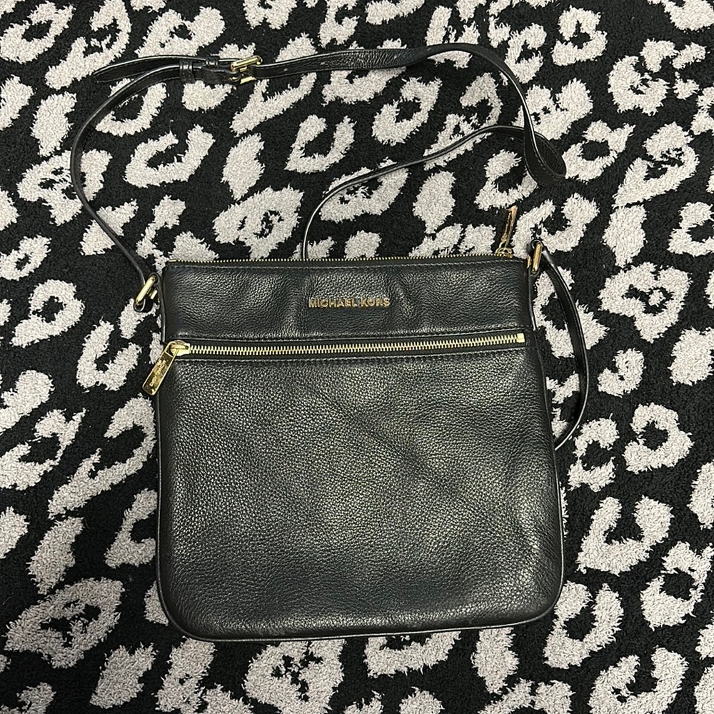 Michael kors crossbody